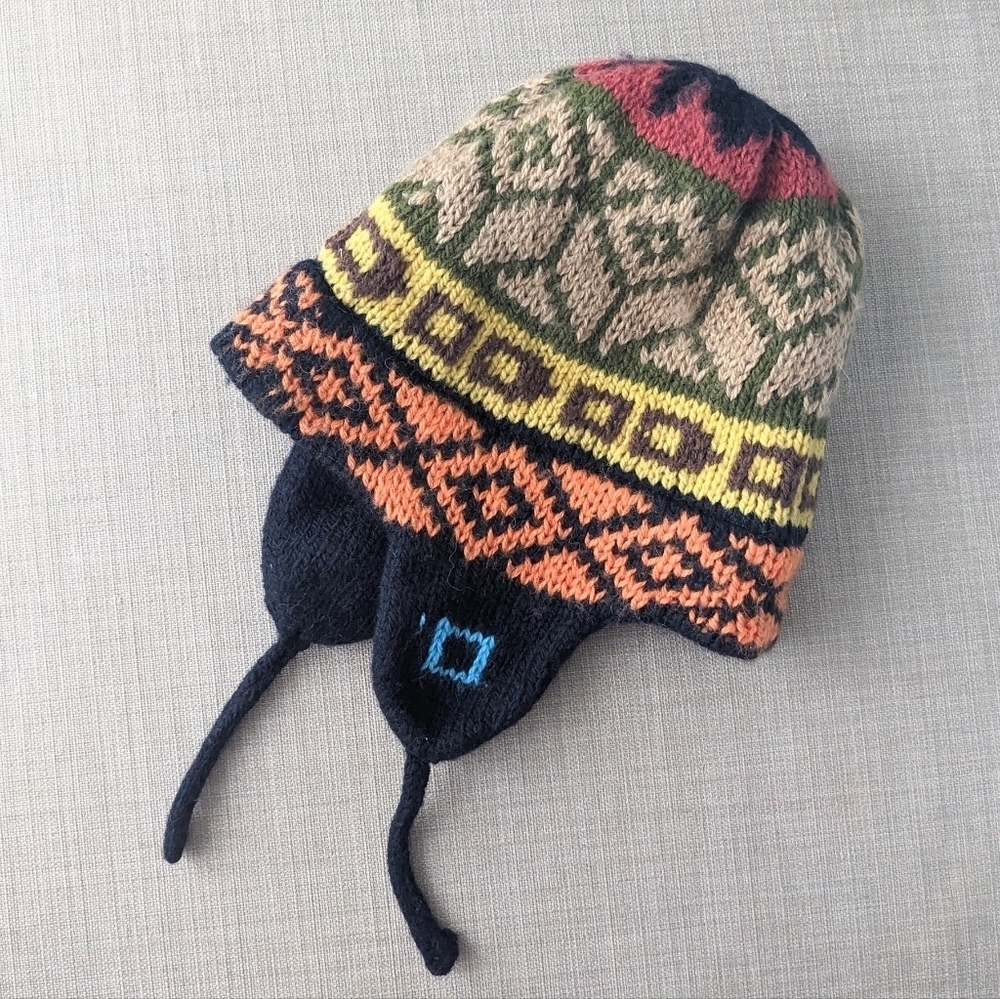 Peruvian Beanie Alpaca hat brown black made in Peru c1